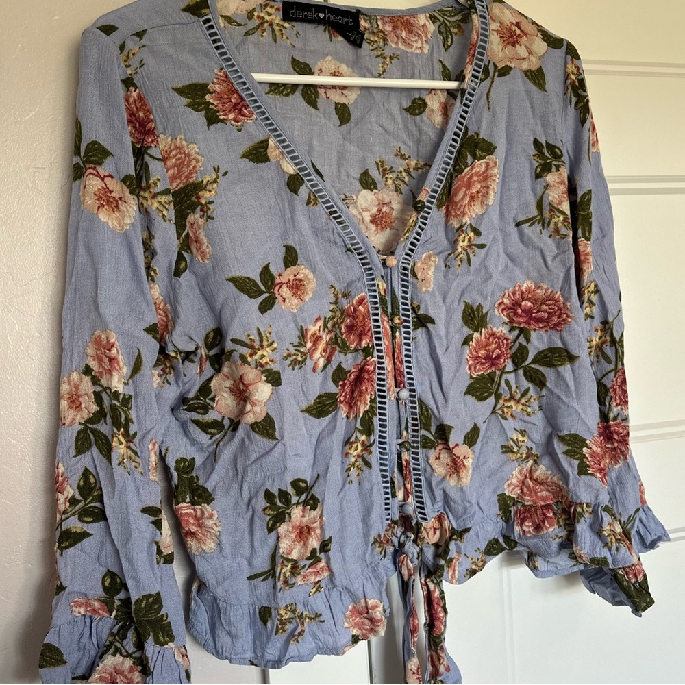 Blue floral 3/4 sleeve with button and tie detail